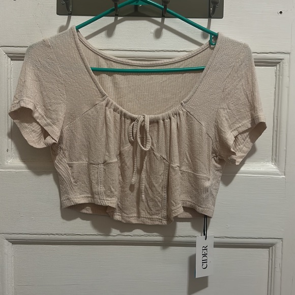 ❣️3/$30 Cider crop top - Picture 3 of 5
